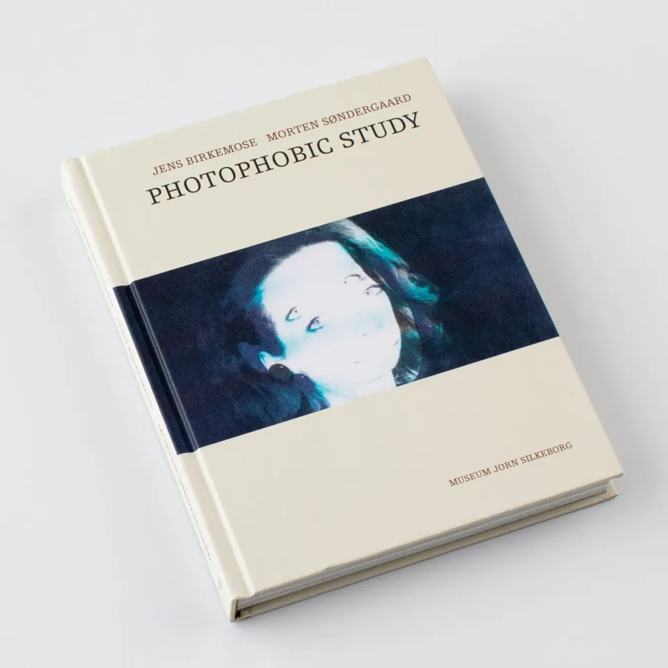 Museum Jorn Photophobic Study bog 207 sider engelsk