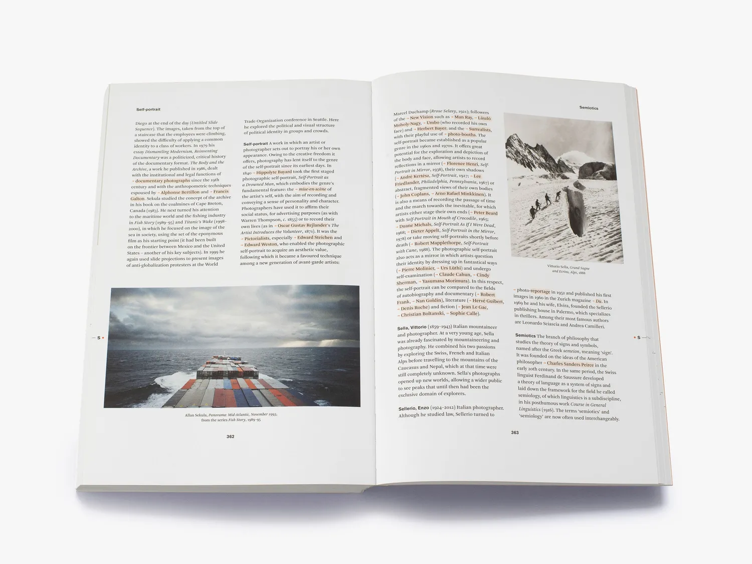 Thames & Hudson Dictionary of Photography fagbog illustreret opslagsværk
