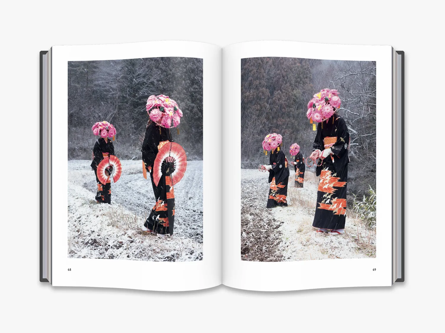 Thames & Hudson Yokainoshima fotobog japanske festivaldragter