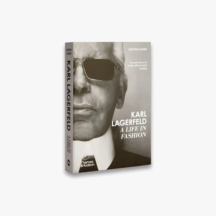 Thames & Hudson Karl Lagerfeld A Life in Fashion biografi