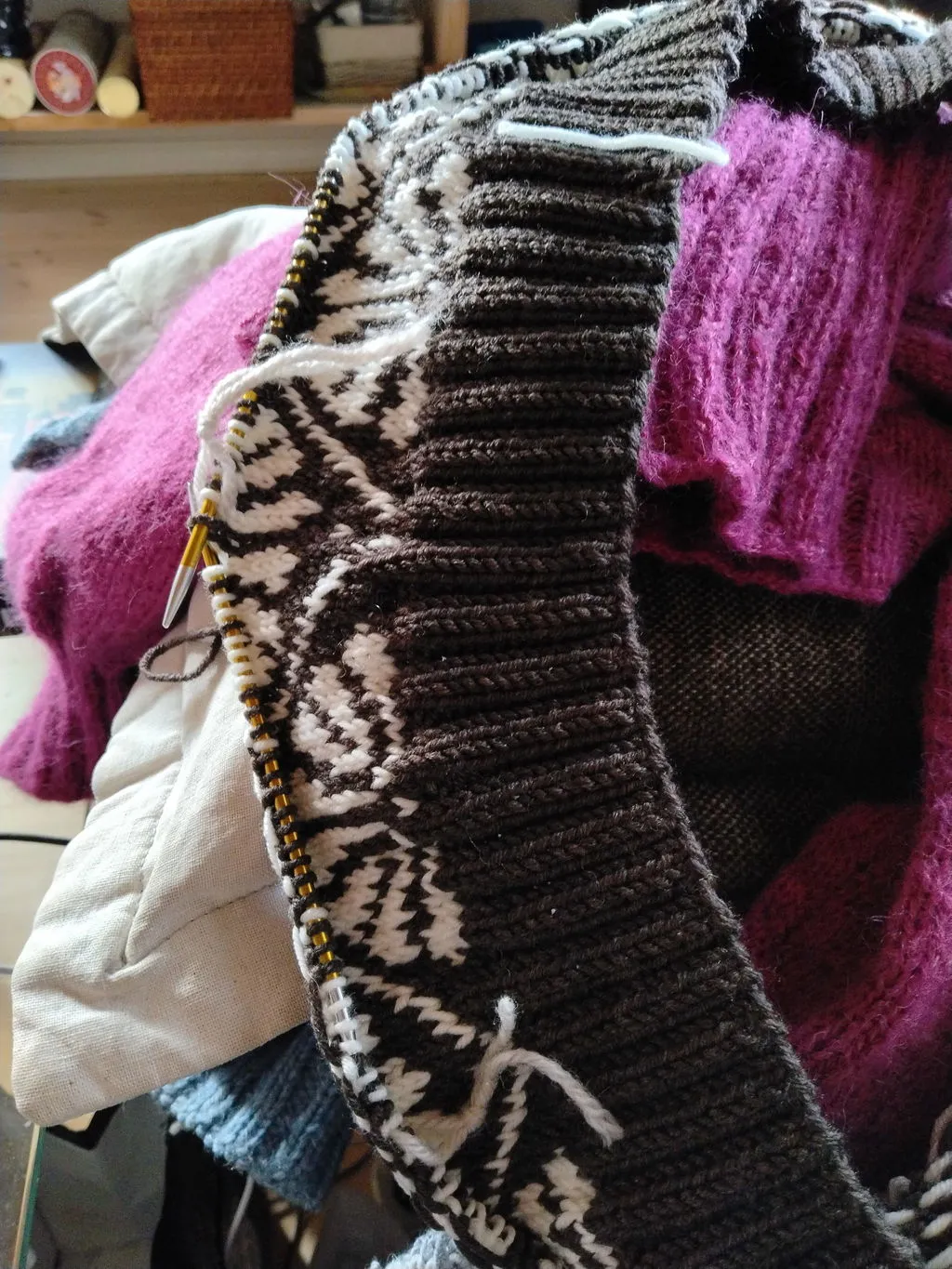 Tukubook Nordic Knits Laine 30 strikkemagasin Layers engelsk