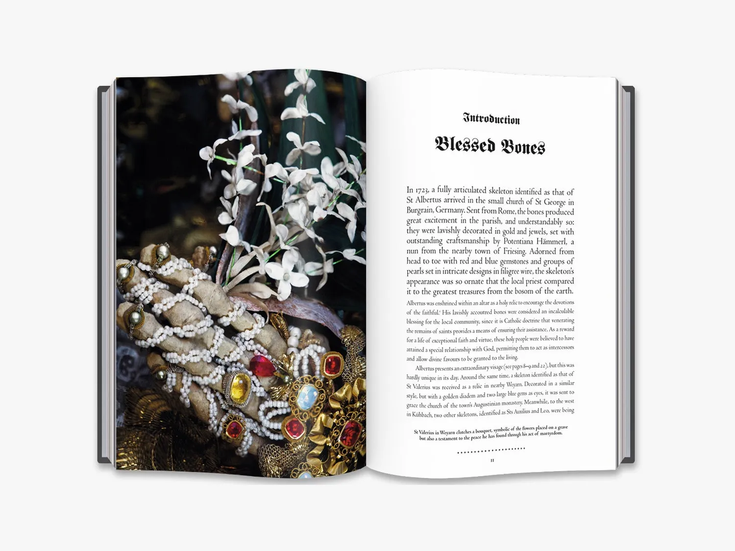 Thames & Hudson Heavenly Bodies fotobog relikvier