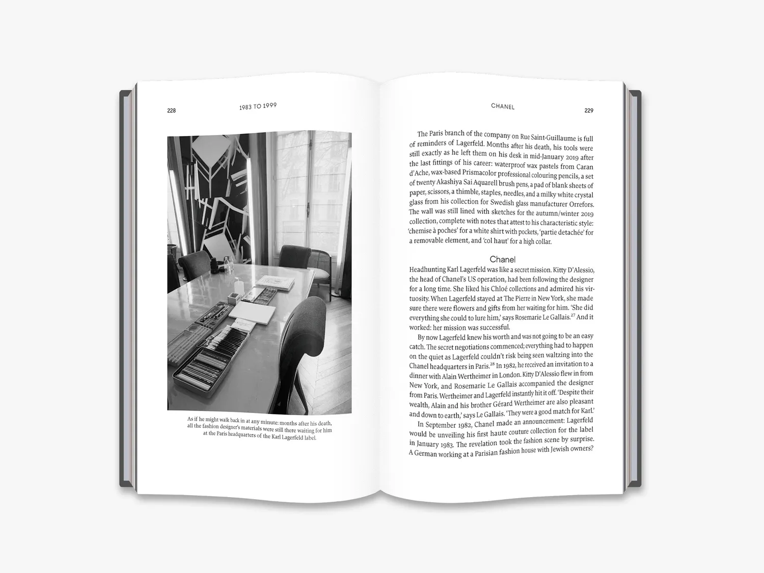 Thames & Hudson Karl Lagerfeld A Life in Fashion biografi