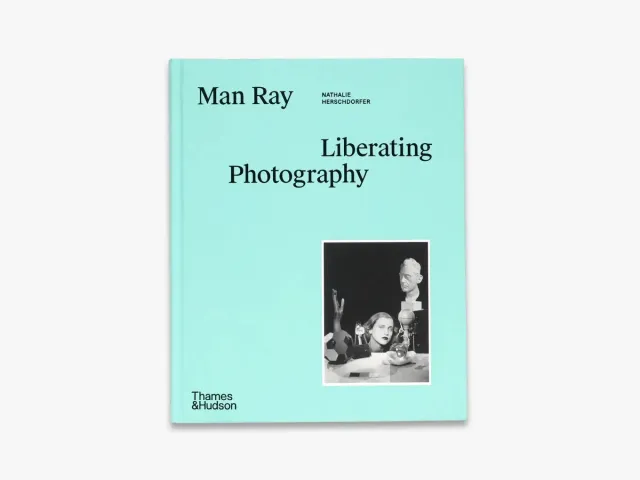Thames & Hudson Man Ray Liberating Photography bog illustreret