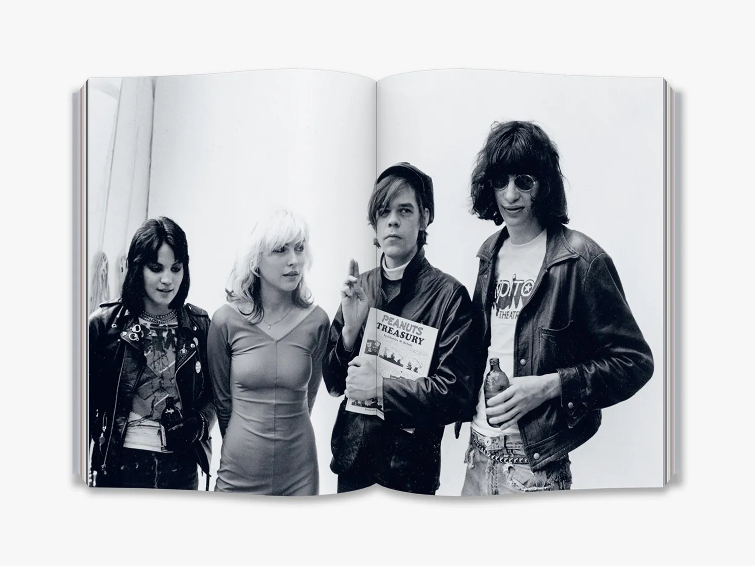 Thames & Hudson This is Not Fashion bog om streetwear