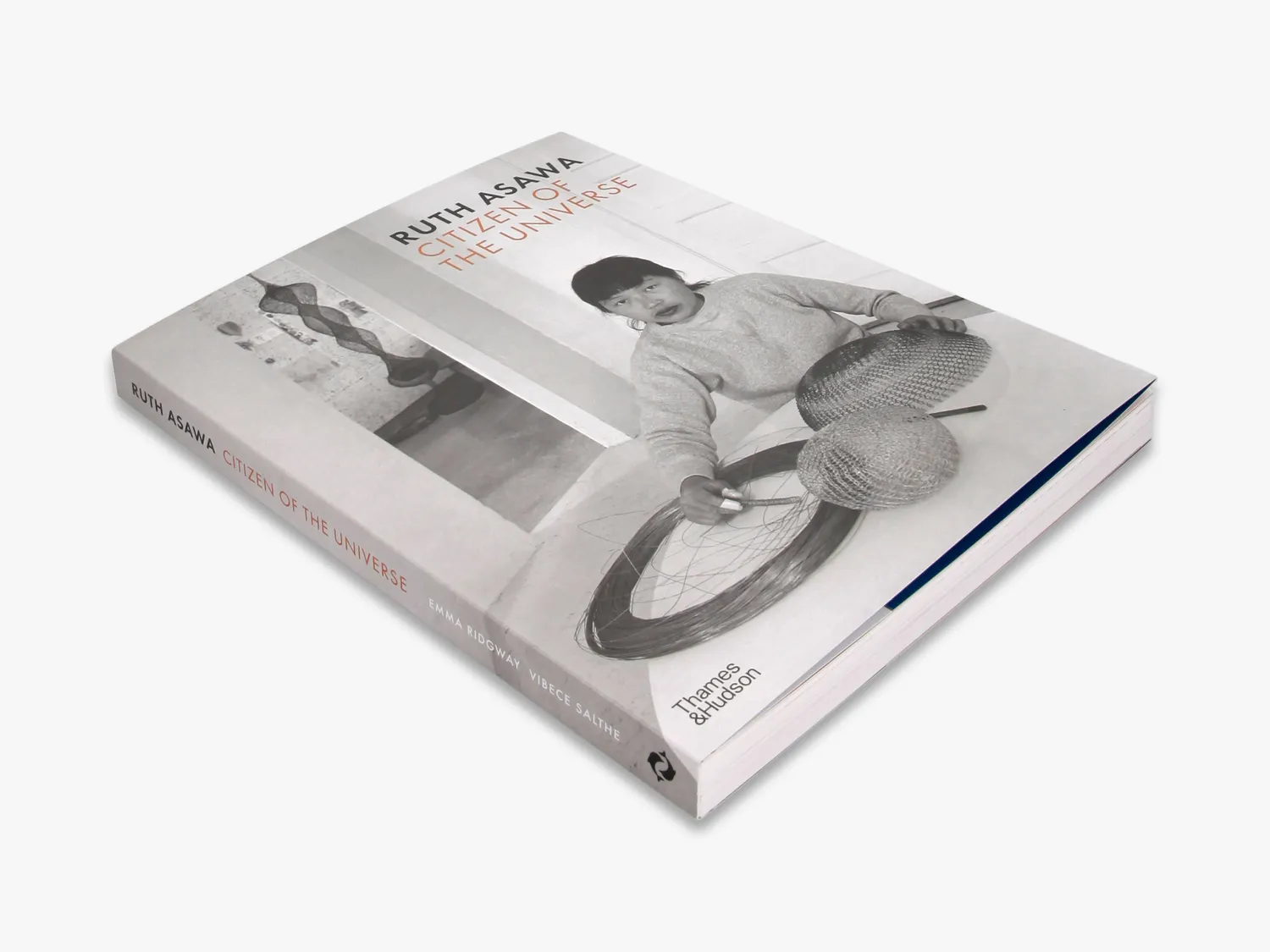 Thames & Hudson Ruth Asawa Citizen of the Universe kunstbog