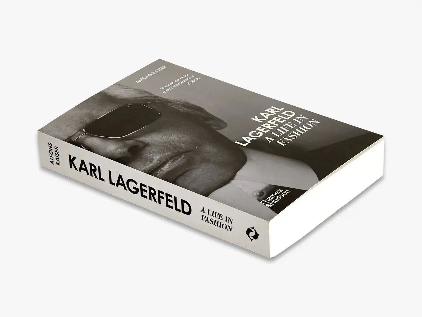 Thames & Hudson Karl Lagerfeld A Life in Fashion biografi