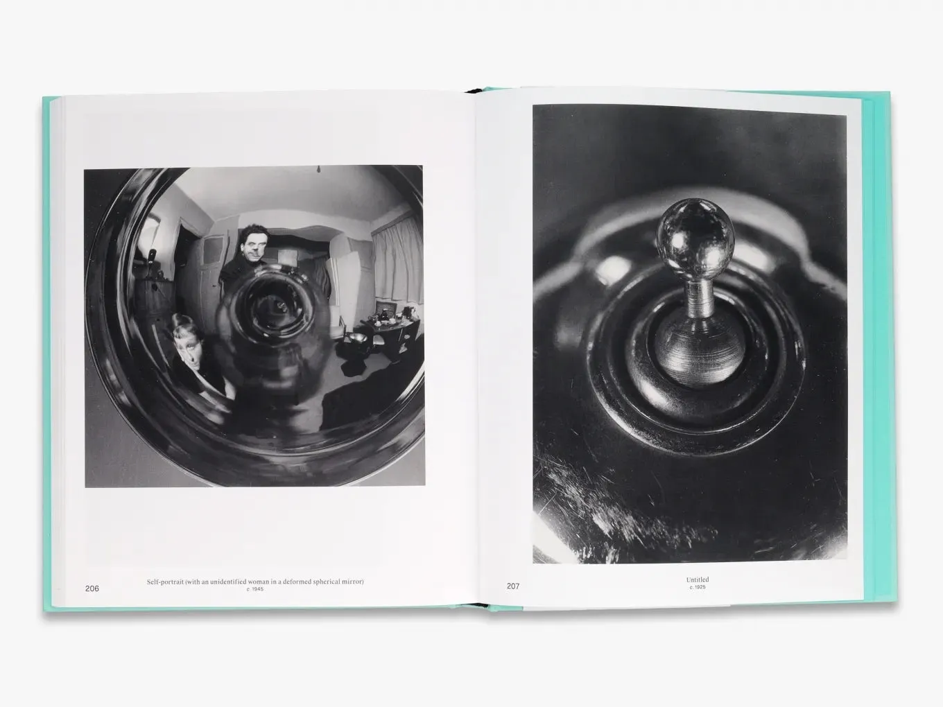Thames & Hudson Man Ray Liberating Photography bog illustreret