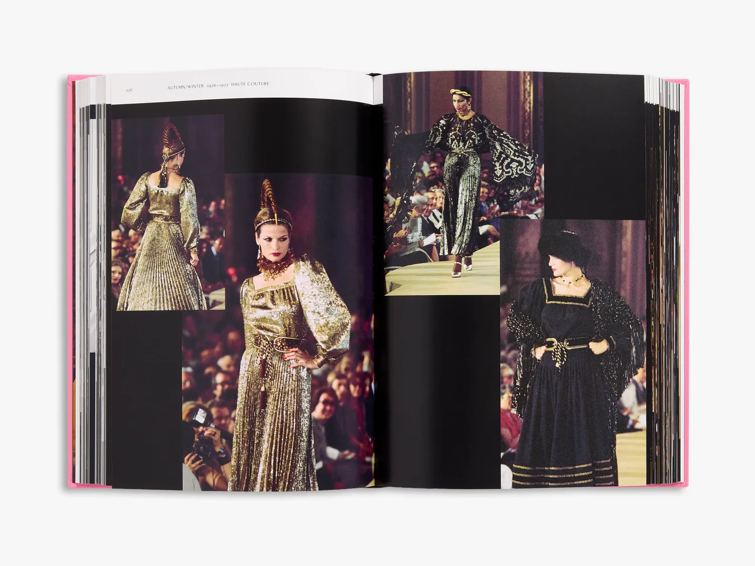 Thames & Hudson Catwalk Yves Saint Laurent modebog indbundet