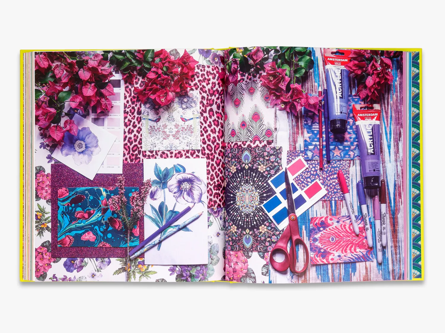 Thames & Hudson Living Bright interiørbog farver indbundet