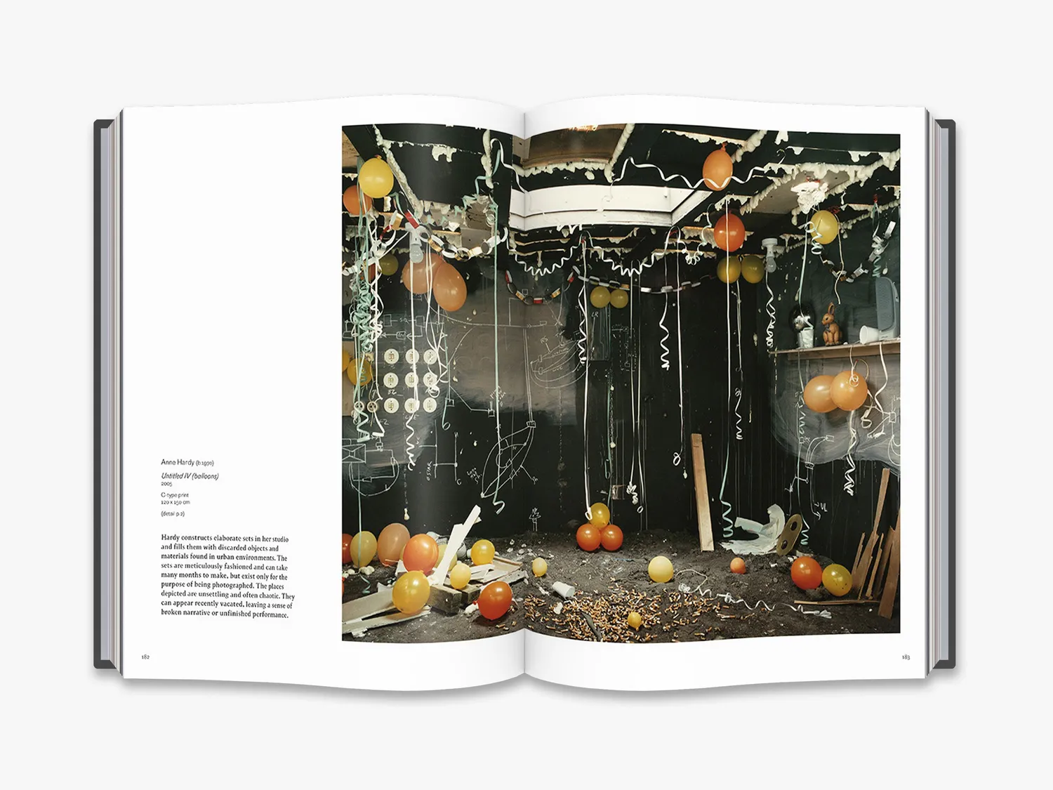Thames & Hudson Making It Up Photographic Fictions fotobog
