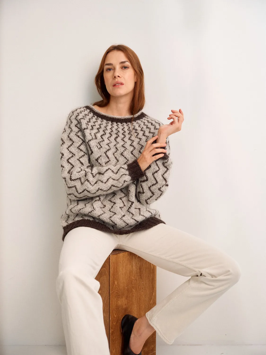 Laine 52 Weeks of Sweaters strikkebog indbundet 52 opskrifter