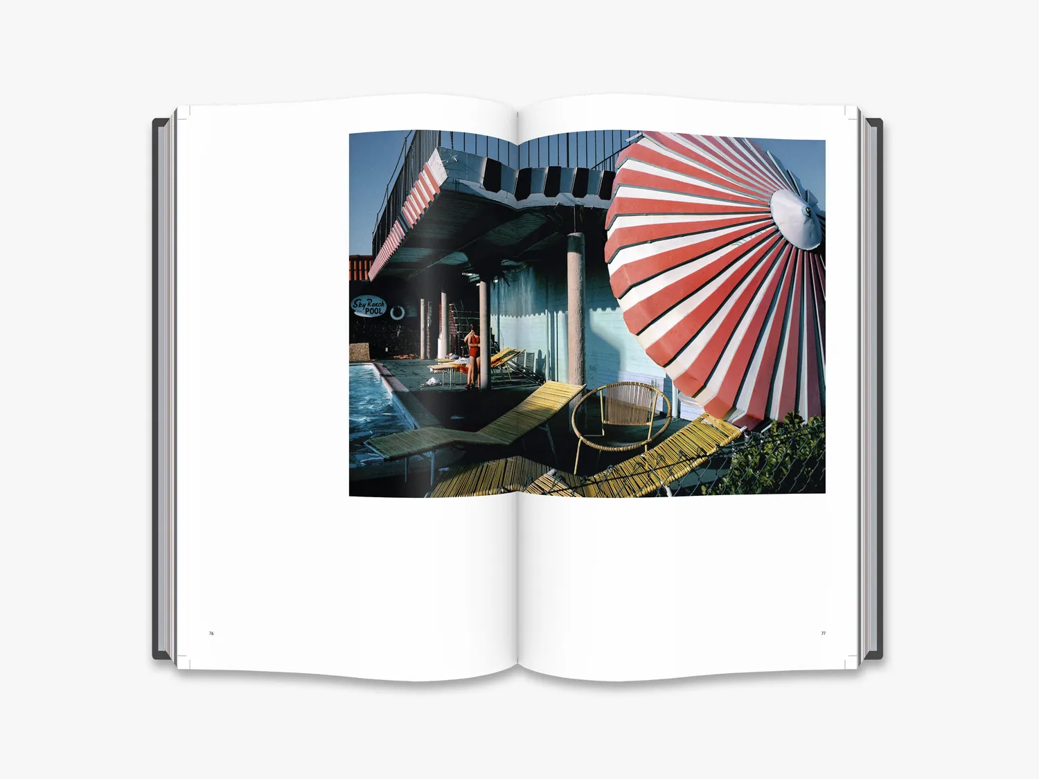 Thames & Hudson Harry Gruyaert East/West fotobog 2 bind