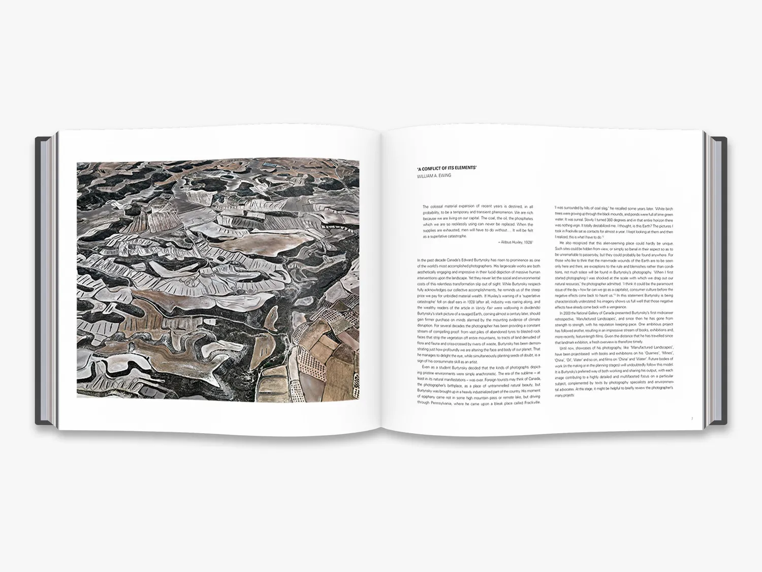 Thames & Hudson Edward Burtynsky Essential Elements fotobog illustreret