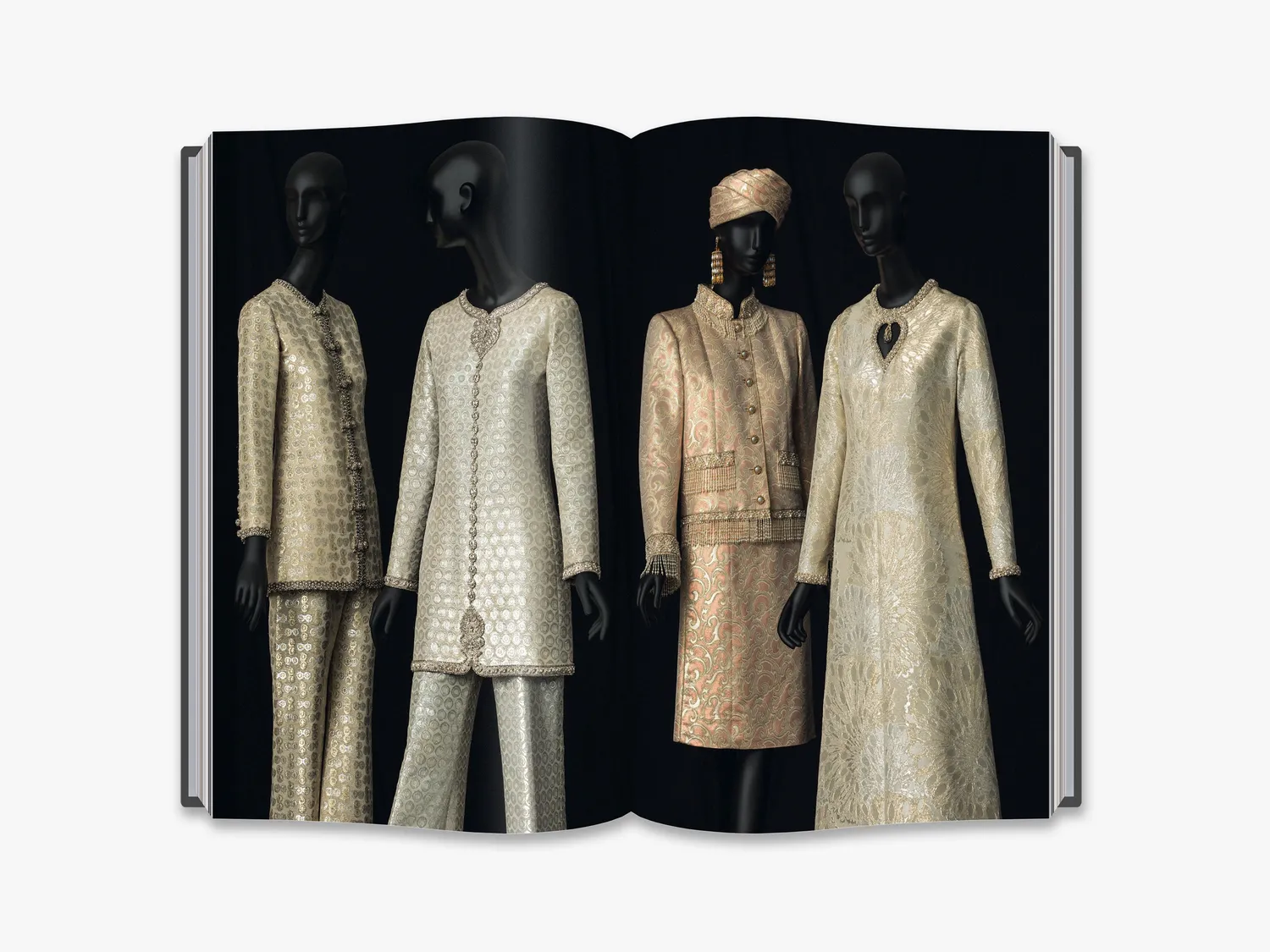 Thames & Hudson Yves Saint Laurent bog Dreams Orient