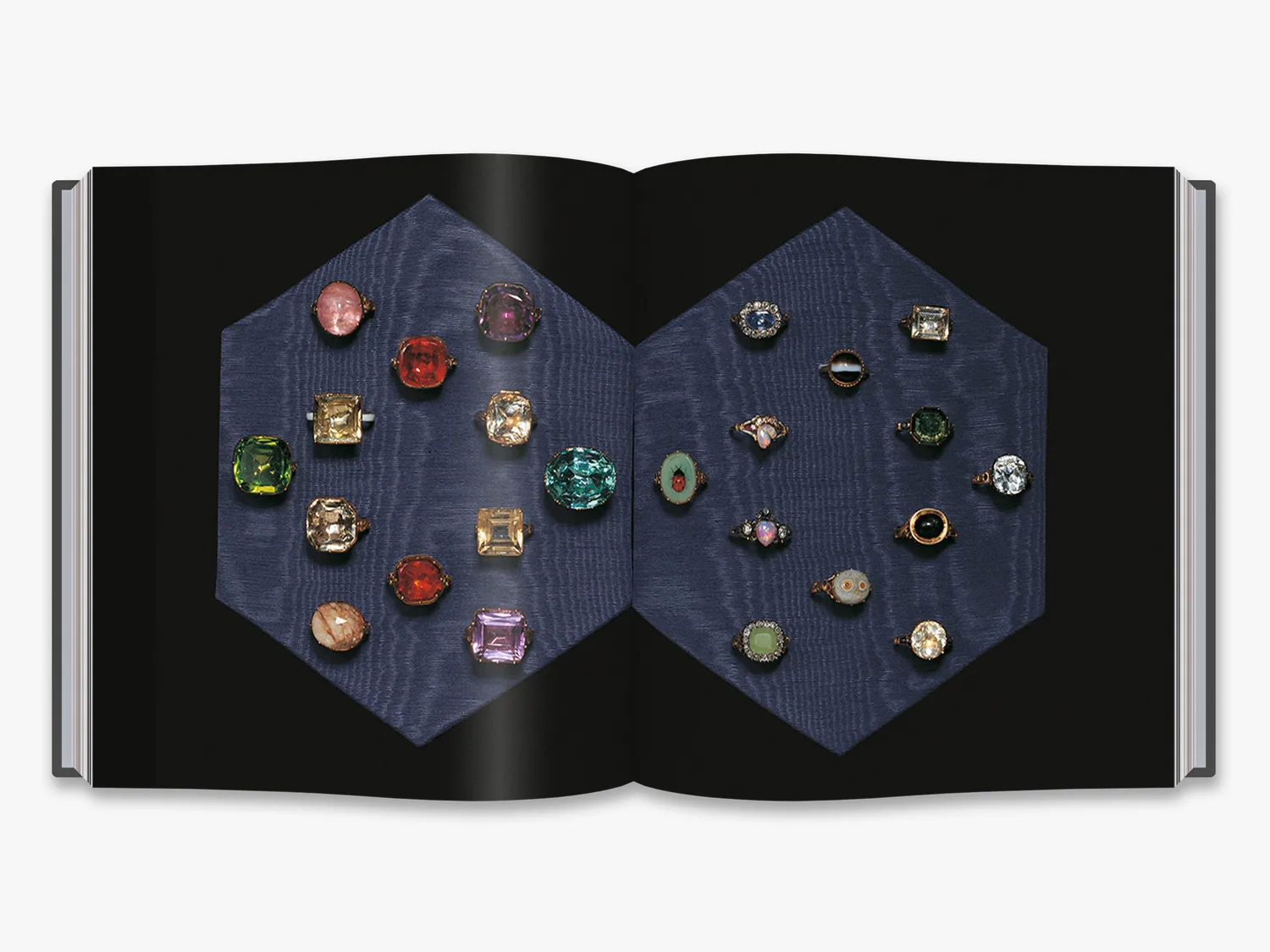 Thames & Hudson Rings bog smykker