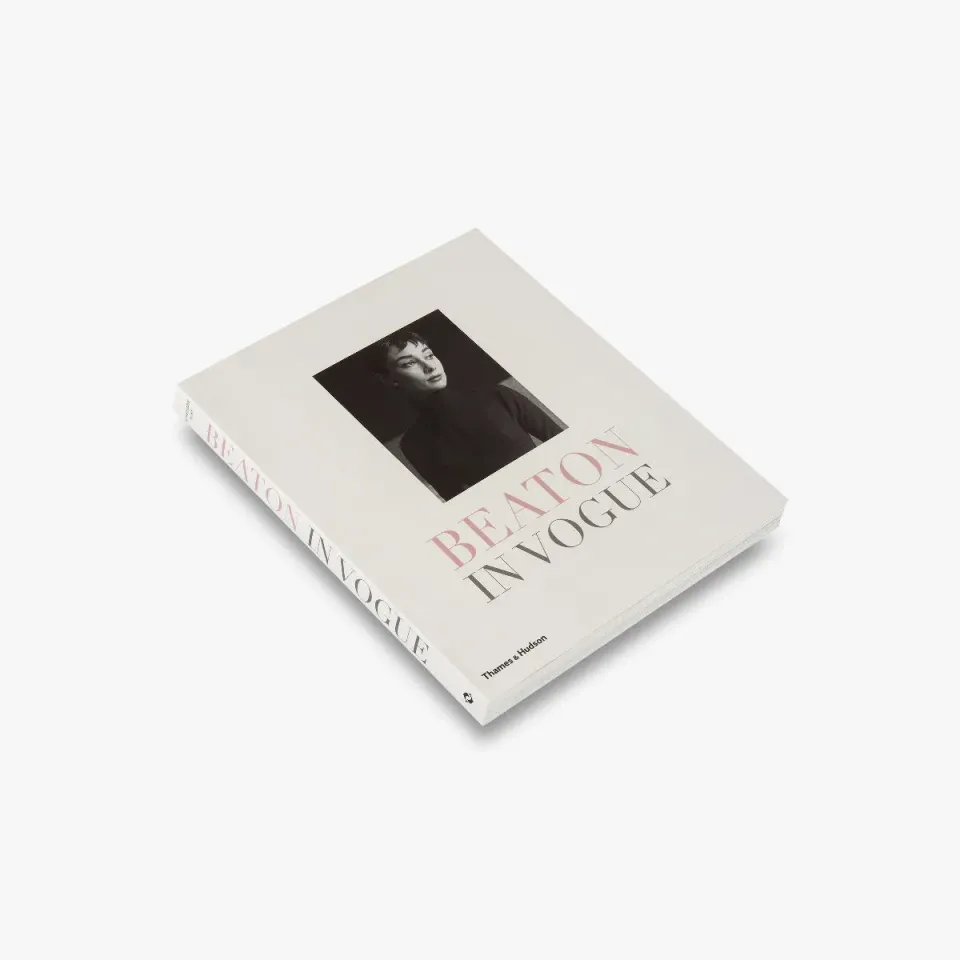 Thames & Hudson Beaton in Vogue bog modefoto