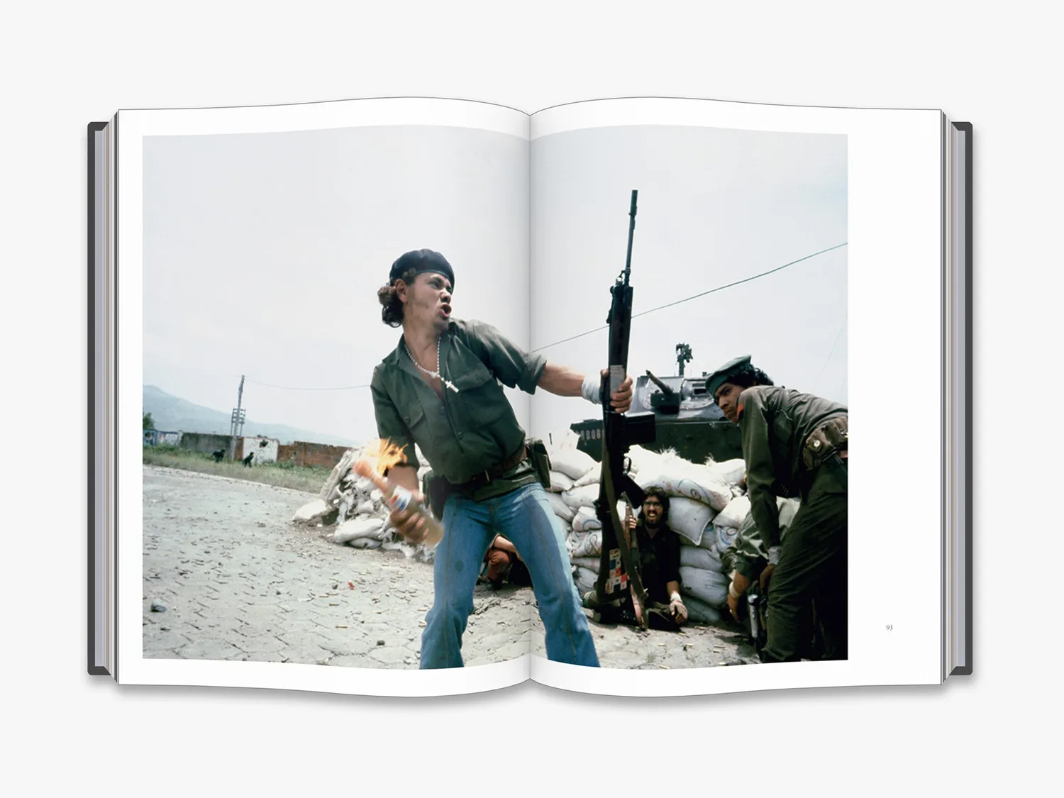 Thames & Hudson Susan Meiselas On the Frontline fotobog