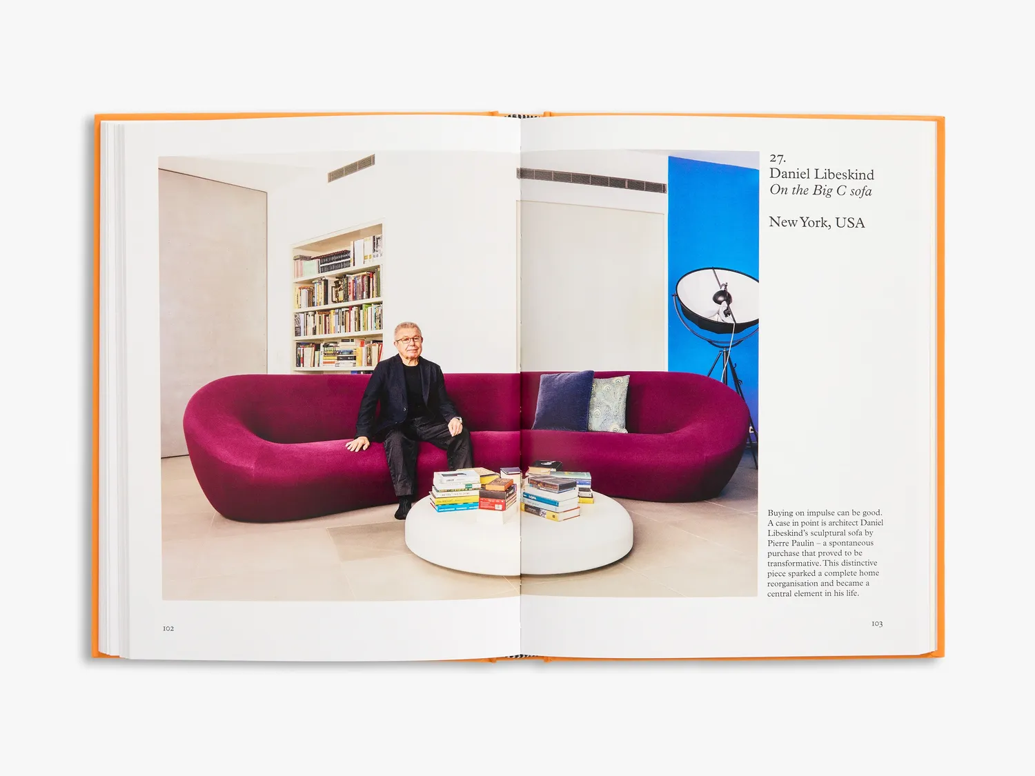 Thames & Hudson Monocle Designers on Sofas designbog