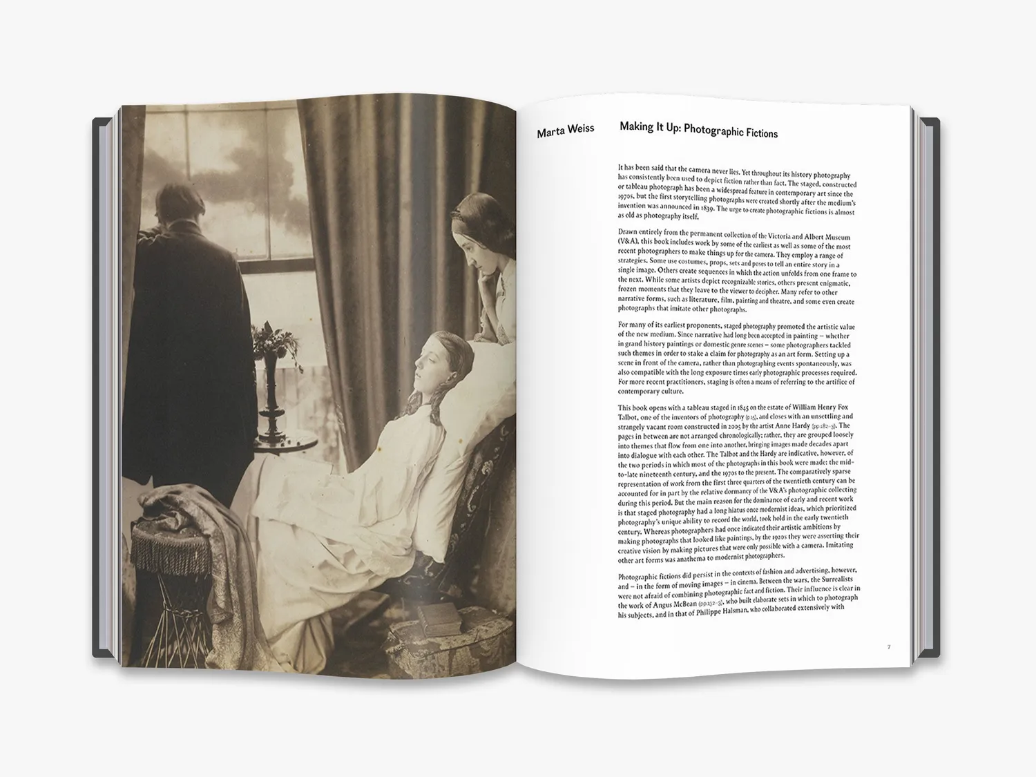 Thames & Hudson Making It Up Photographic Fictions fotobog