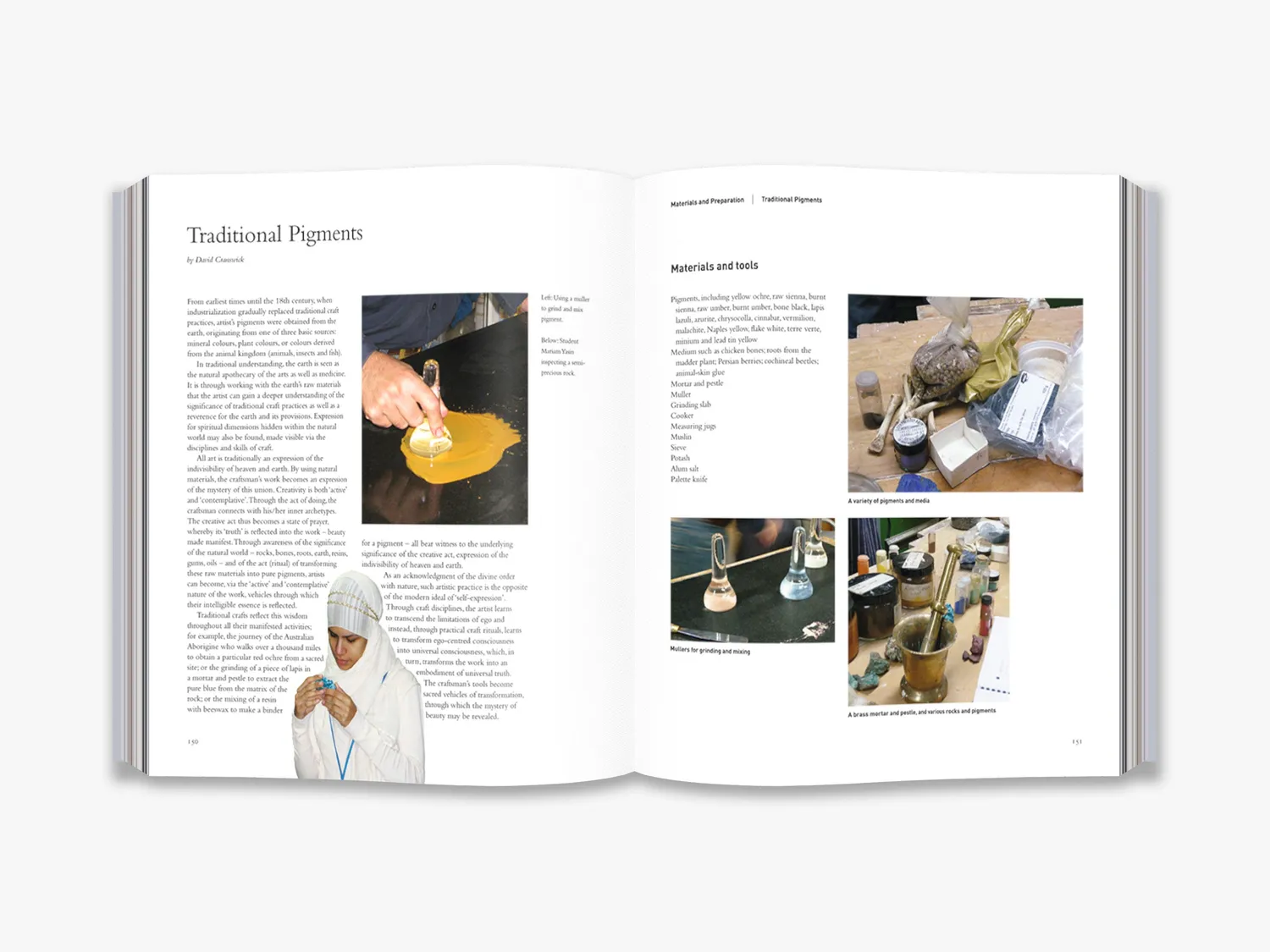 Thames & Hudson Arts & Crafts of the Islamic Lands fagbog