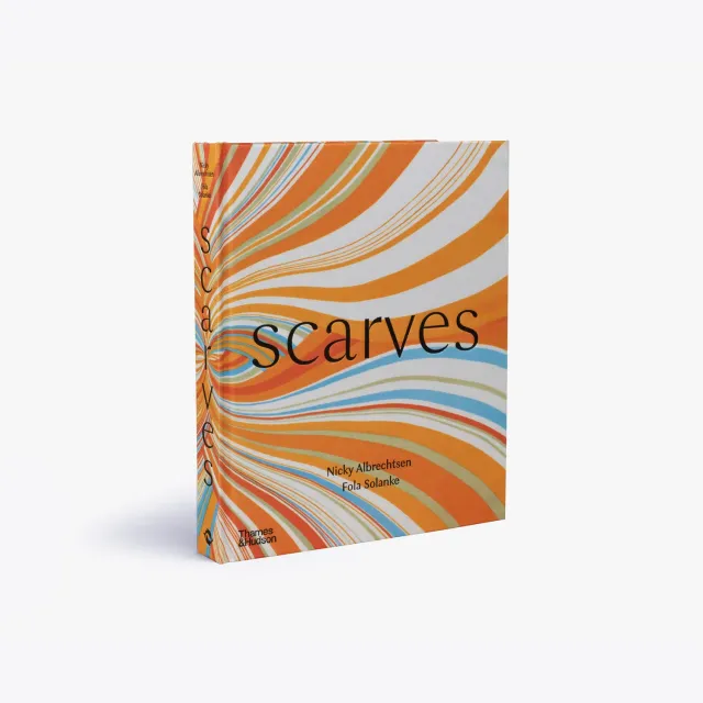 Thames & Hudson Scarves bog modetørklæder designere