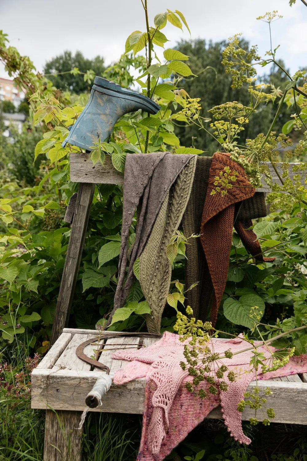 Laine 52 Weeks of One-Skein Knits strikkebog indbundet