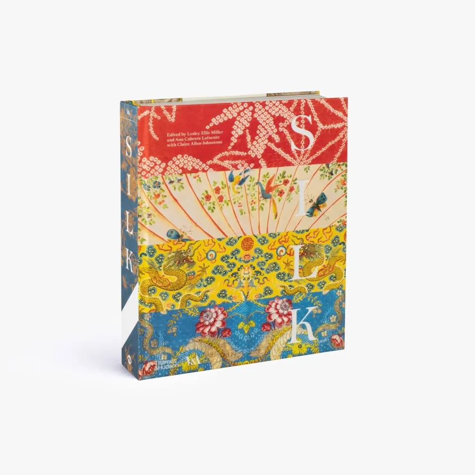 Thames & Hudson Silk Fibre Fabric Fashion V&A bog silke