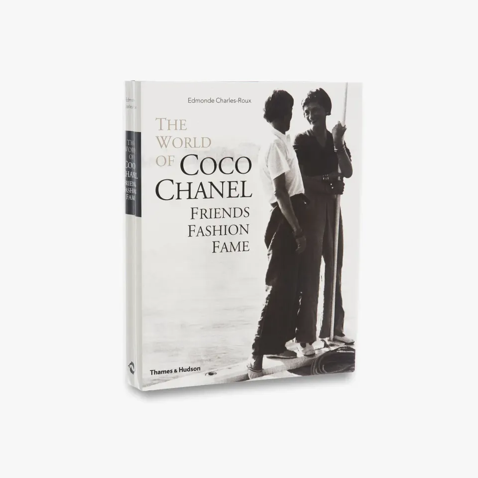 Thames & Hudson The World of Coco Chanel modebog