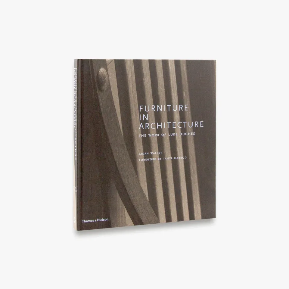 Thames & Hudson Furniture in Architecture designbog Hughes