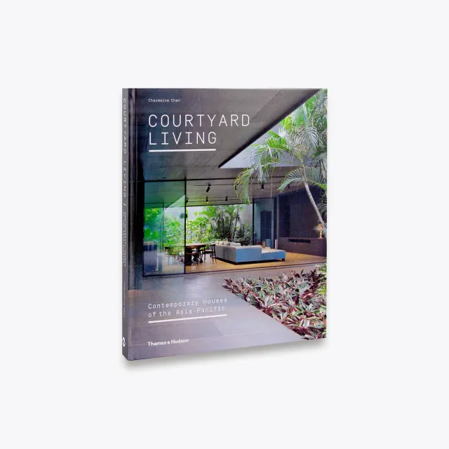 Thames & Hudson Courtyard Living arkitekturbog 25 huse