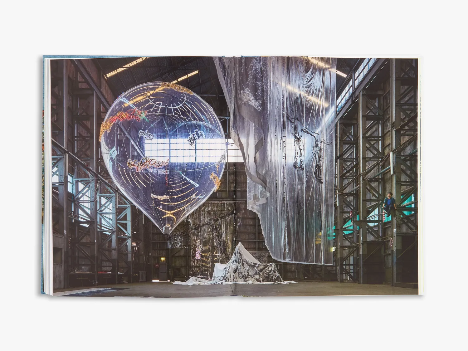 Thames & Hudson Lee Bul bog – samtidskunstner