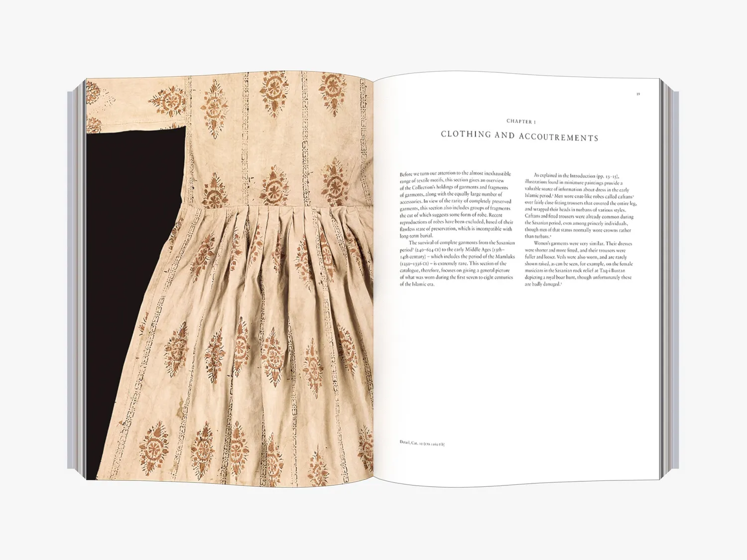 Thames & Hudson Early Islamic Textiles Silk Road fagbog
