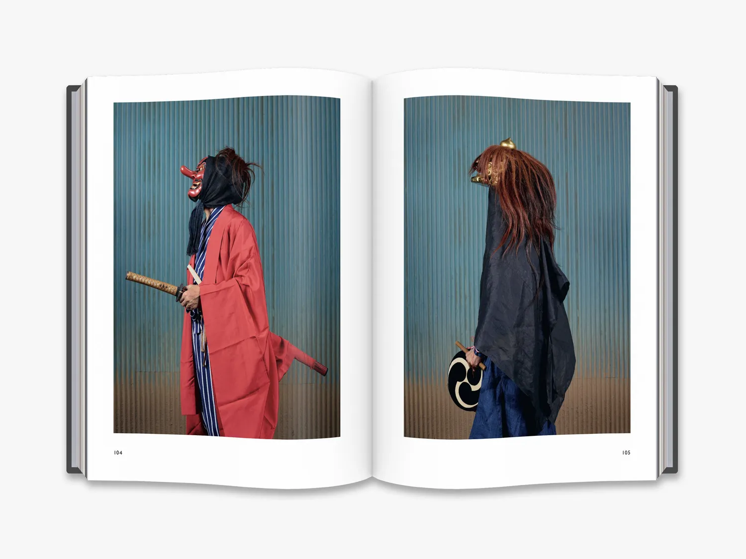 Thames & Hudson Yokainoshima fotobog japanske festivaldragter