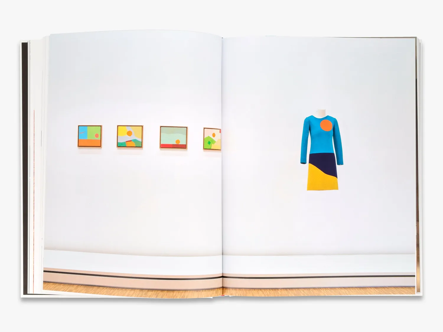 Thames & Hudson Yves Saint Laurent and Art bog om modekunst