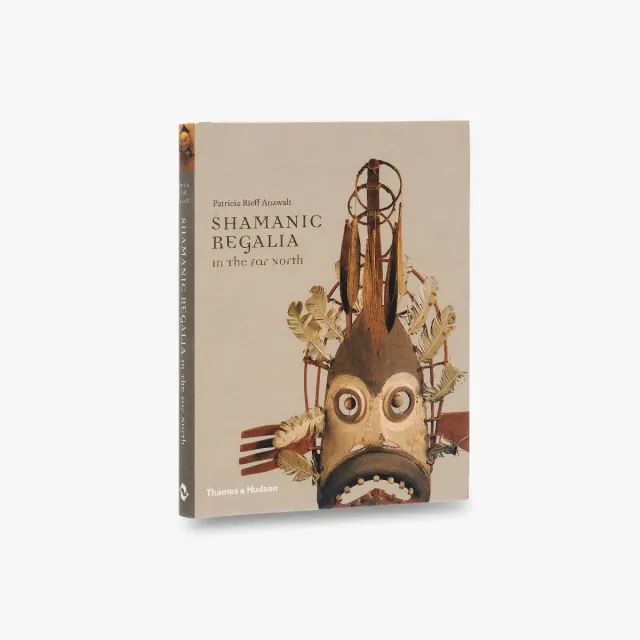 Thames & Hudson Shamanic Regalia bog om shamaner