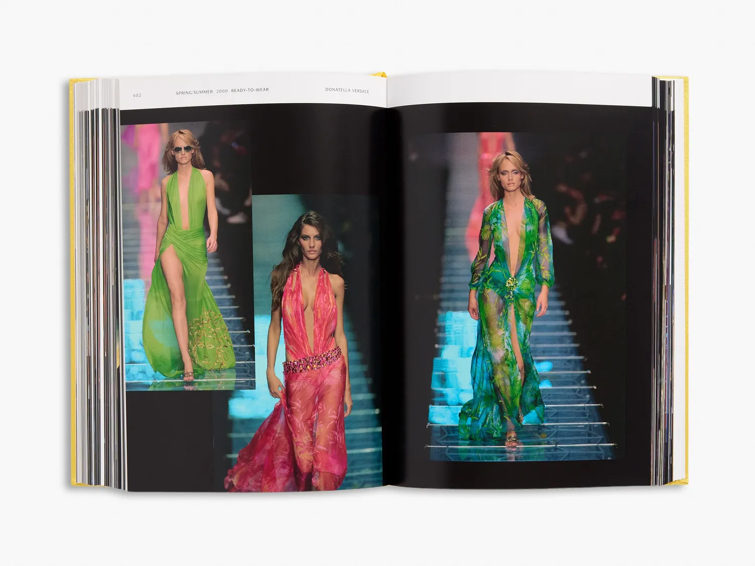 Thames & Hudson Versace CATWALK modebog indbundet