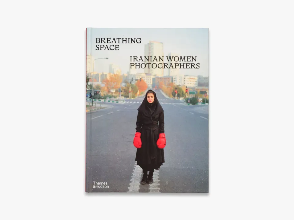 Thames & Hudson Breathing Space fotobog iranske kvinder