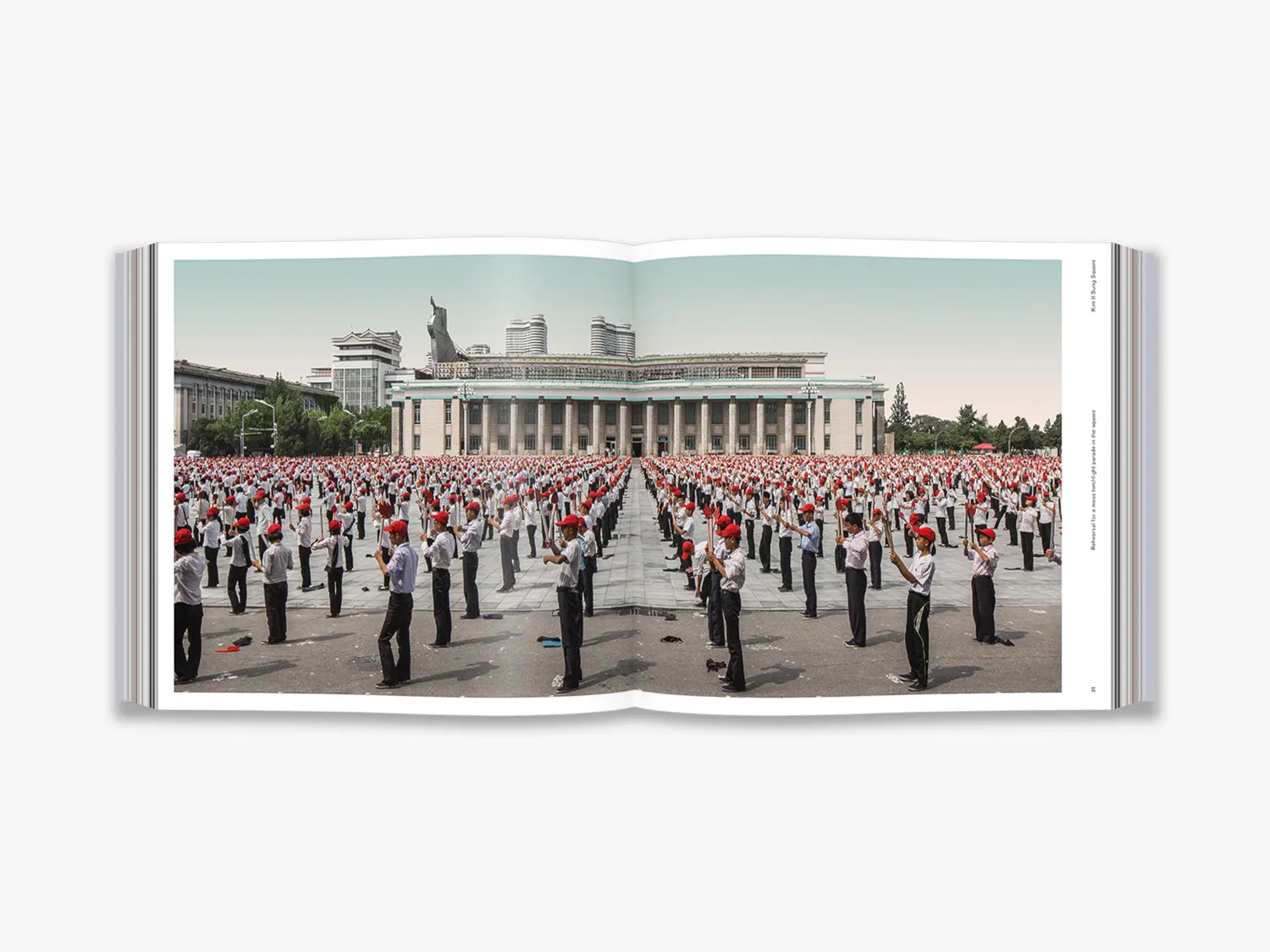 Thames & Hudson Model City Pyongyang bog nordkorea