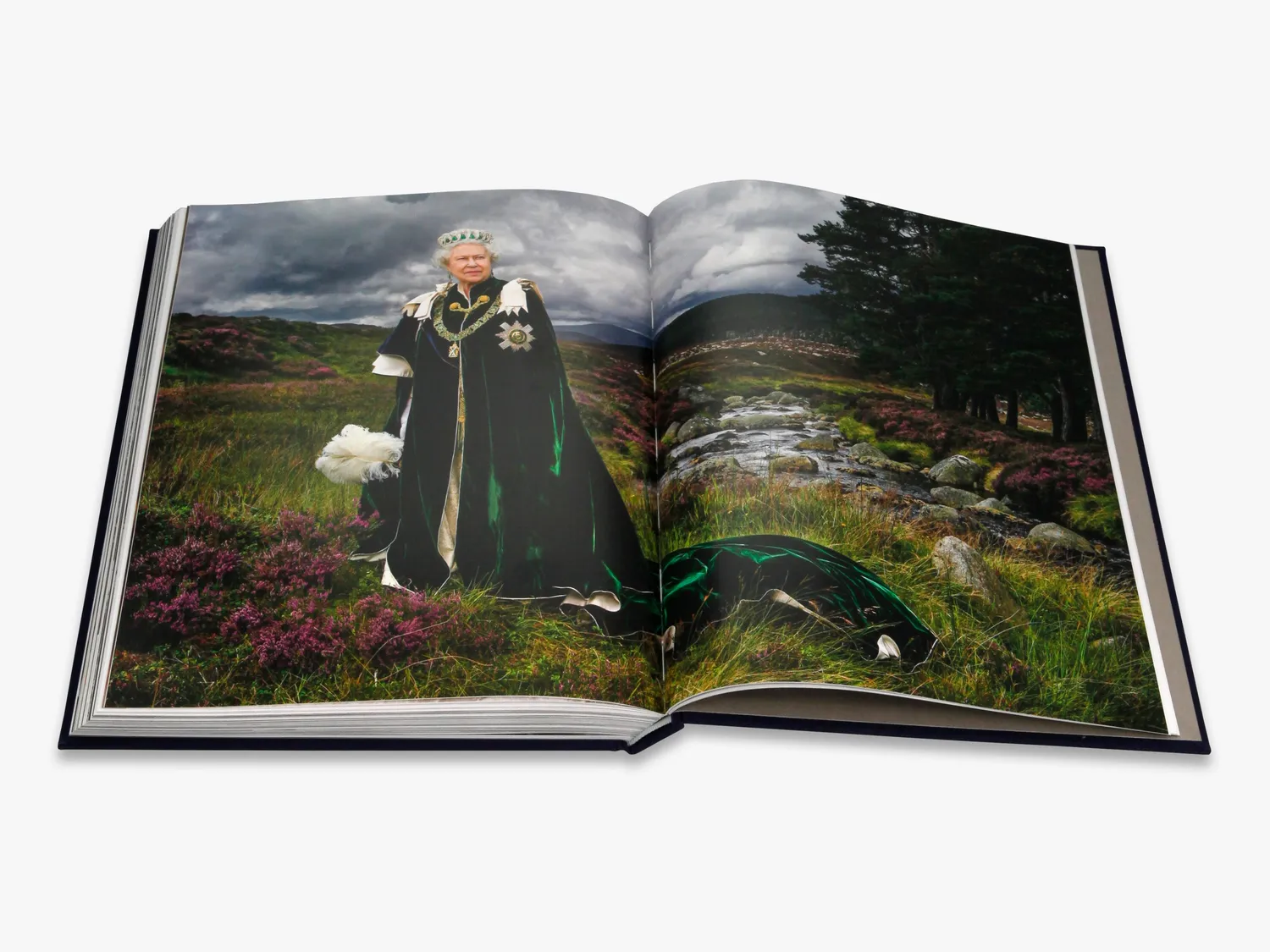 Thames & Hudson Queen Elizabeth II fotobog – jubilæum