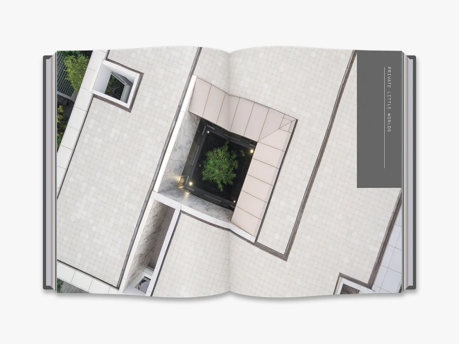 Thames & Hudson Courtyard Living arkitekturbog 25 huse