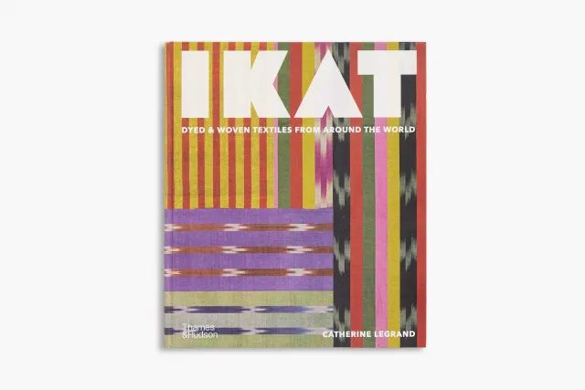 Thames & Hudson Ikat bog tekstiler vævning