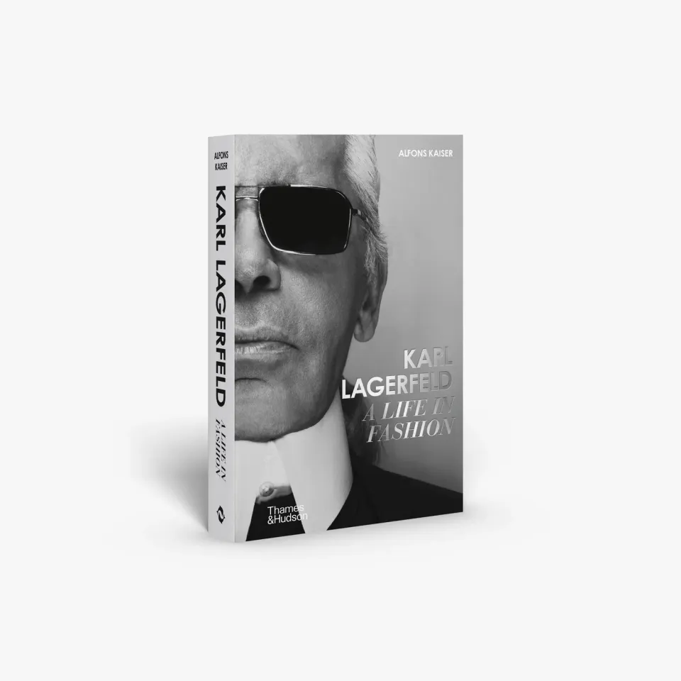 Thames & Hudson Karl Lagerfeld A Life in Fashion biografi