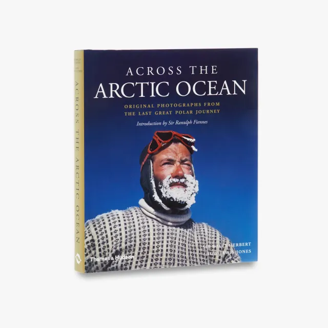 Thames & Hudson Across the Arctic Ocean ekspeditionsbog