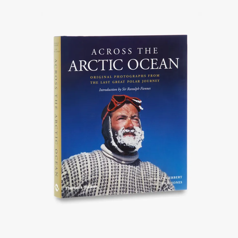 Thames & Hudson Across the Arctic Ocean ekspeditionsbog