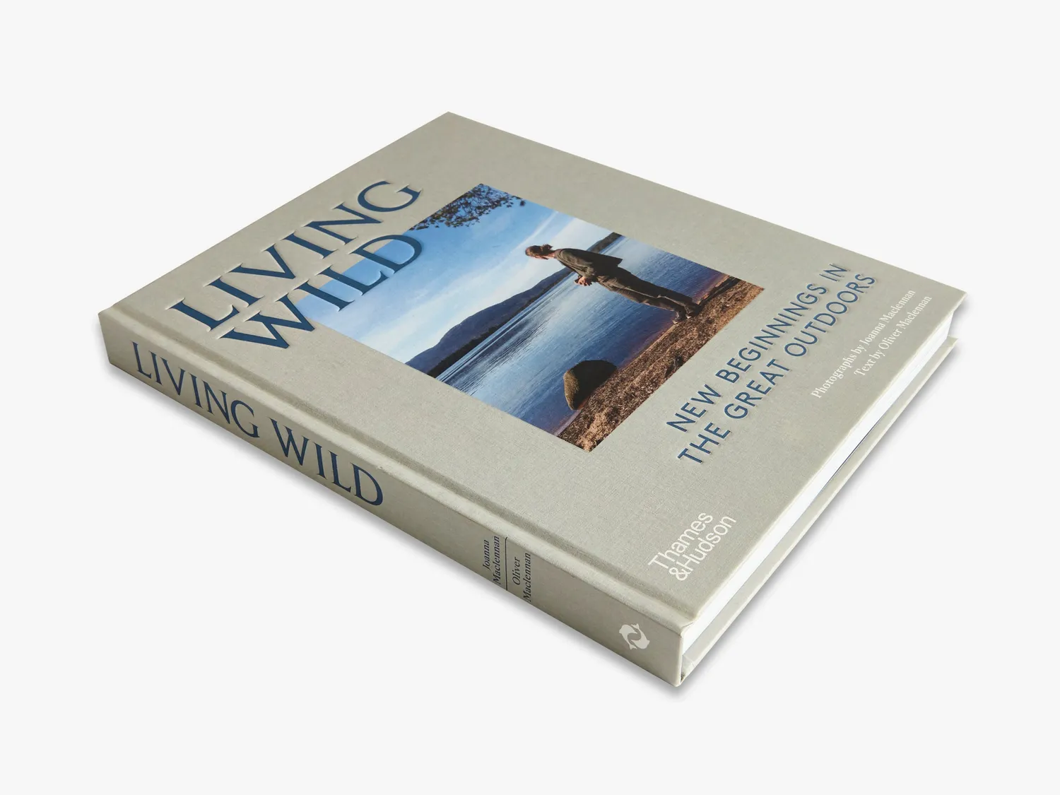 Thames & Hudson Living Wild boligbog off-grid illustreret