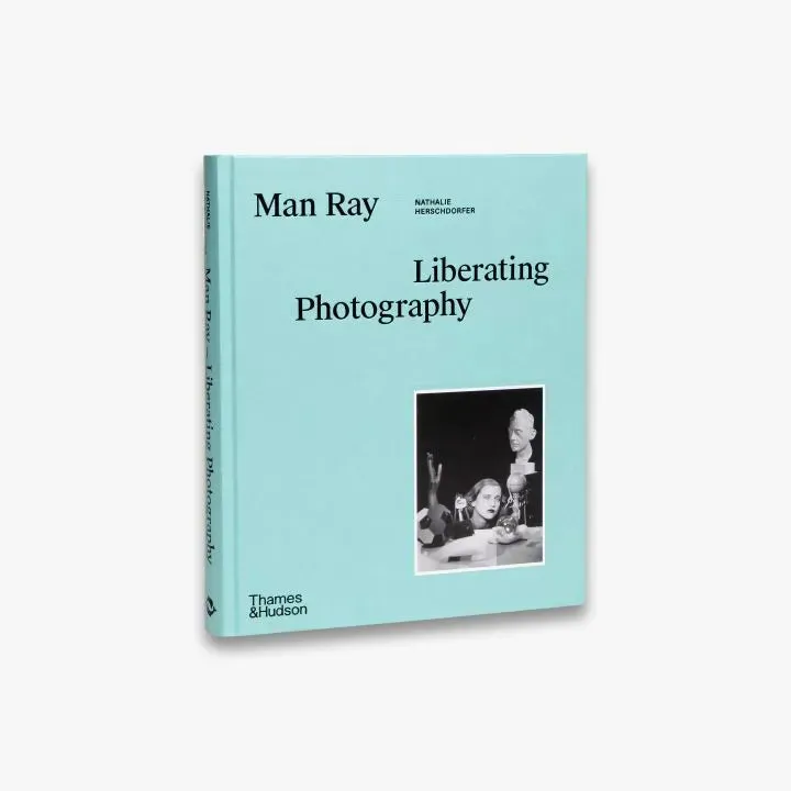 Thames & Hudson Man Ray Liberating Photography bog illustreret
