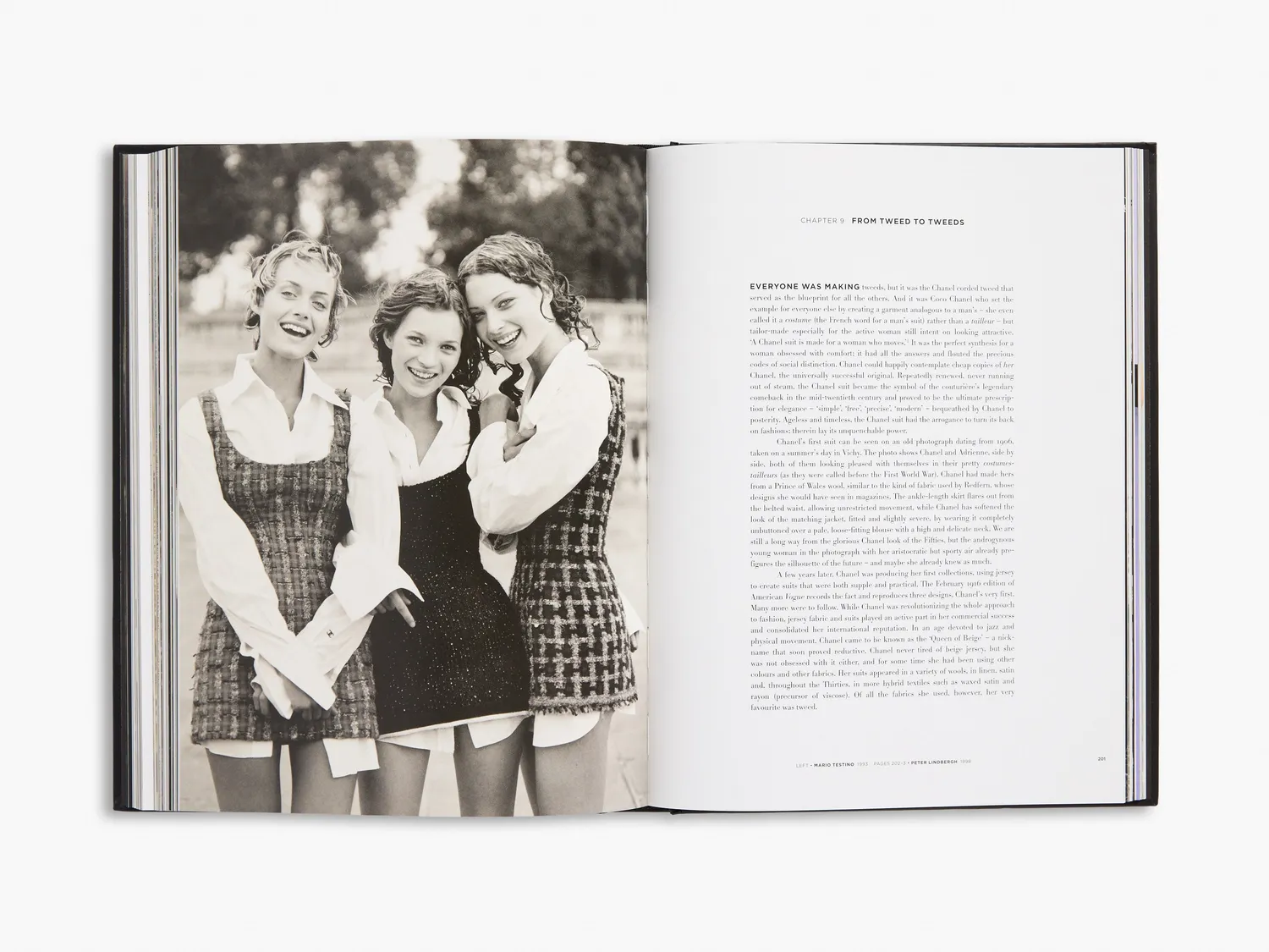 Thames & Hudson Chanel Vocabulary of Style modebog