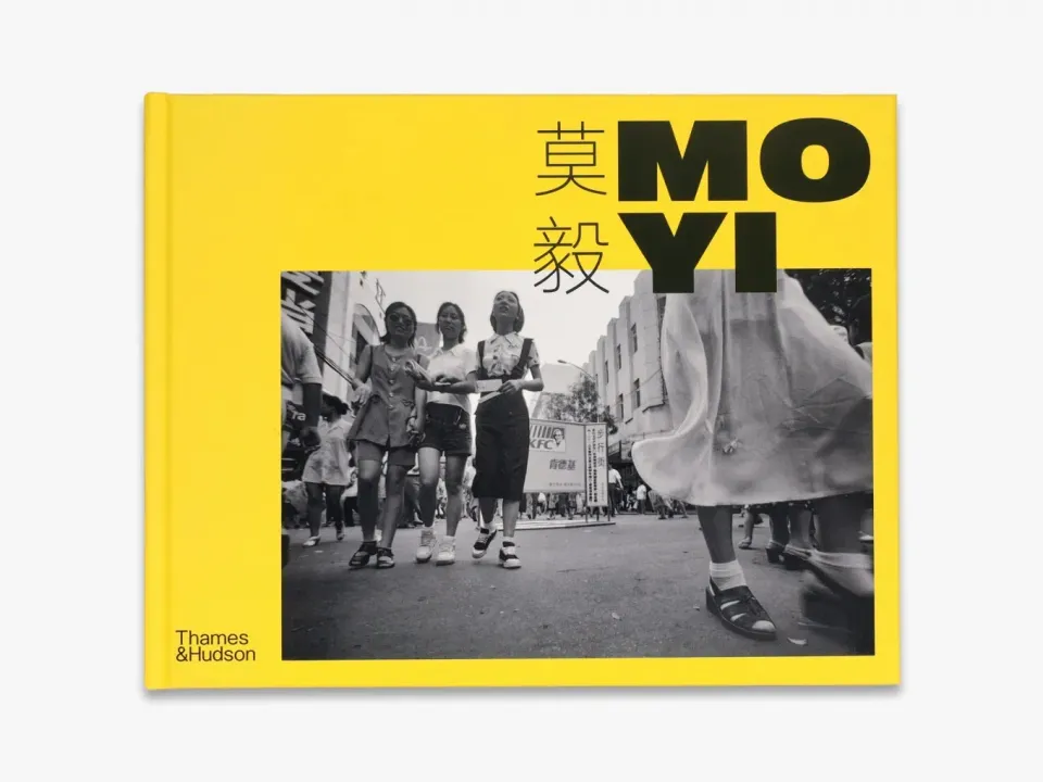 Thames & Hudson Mo Yi fotobog retrospektiv