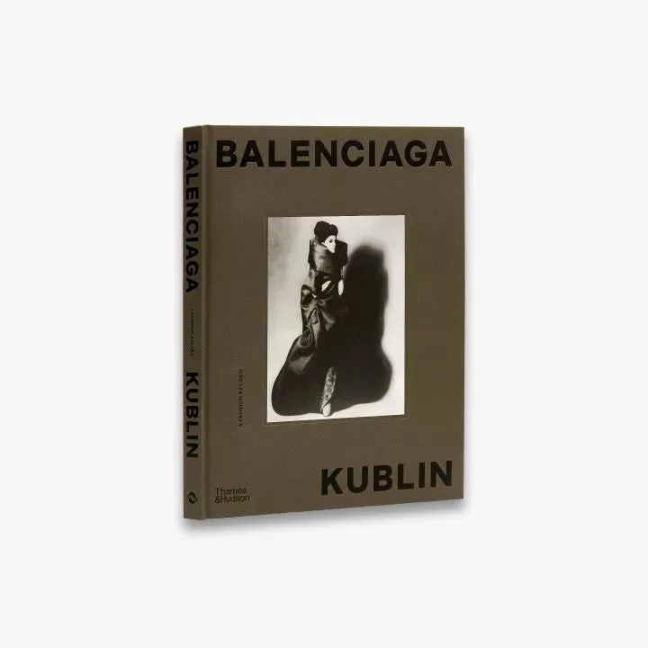 Thames & Hudson Balenciaga Kublin bog modefotografi